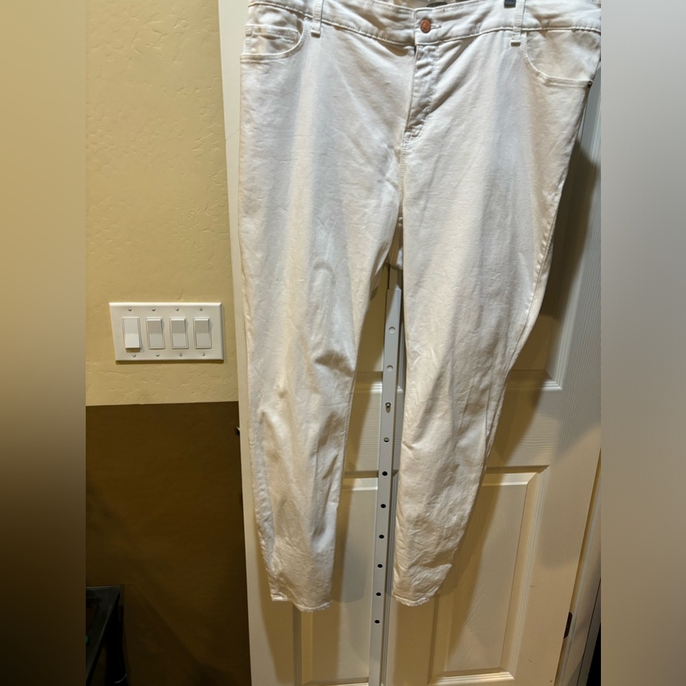 #34 Old Navy Off White Jeans